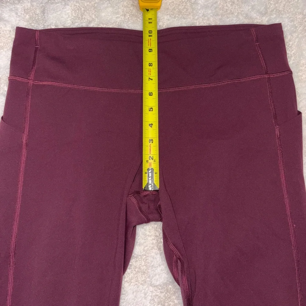 Lululemon Pace Rival Crop • 22